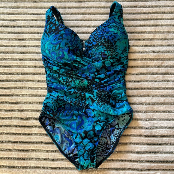 Miraclesuit Escape One Piece Blue Scale Size 16 Shaping Swimsuit - Picture 1 of 7